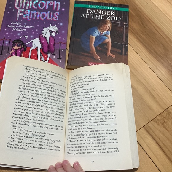 Books - Picture 6 of 7